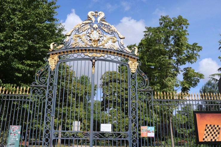 Les grilles du jardin